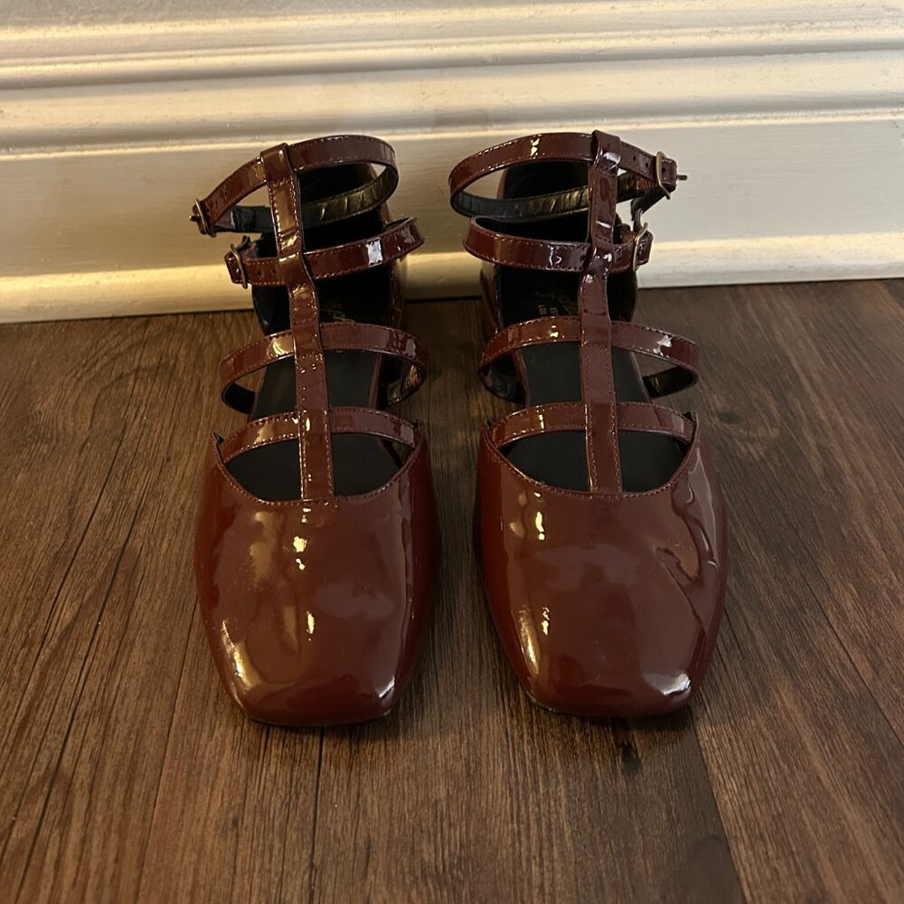 Seychelles Kissing Booth Heeled Sandal in Burgundy - Size US 6